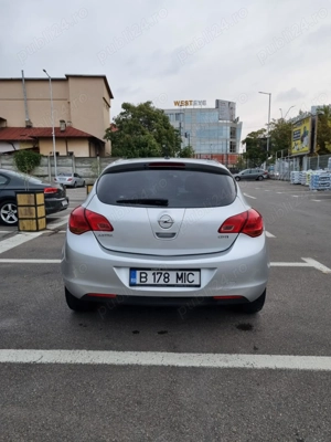 Opel Astra J 2011 - imagine 6