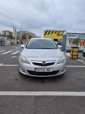 Opel Astra J 2011 - imagine 4