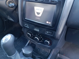 Dacia Duster 1,6 benzina, clima, navigatie - imagine 6