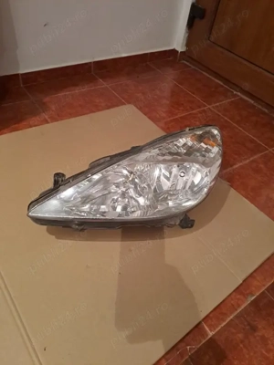 Far stanga Peugeot 607 original Europa