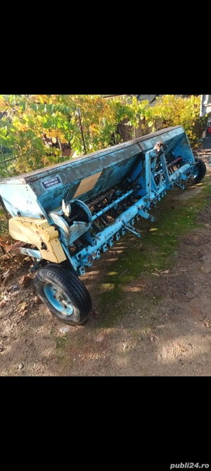 Vând semănătoare grîu 