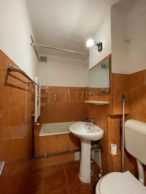 1 Camera ultracentral, in zona Medicina - imagine 5