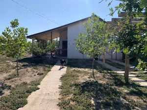 Casă de vânzare la țară nou construită   liniște și confort! - imagine 2