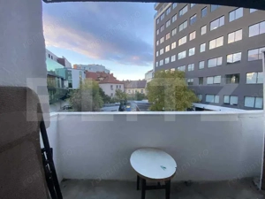 Garsoniera decomandata, balcon, zona Centrala