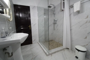 Clădire zonă centrală, strada Jiului, Târgu-Jiu - imagine 12