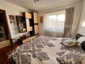 Se vinde apartament renovat si mobilat - imagine 9