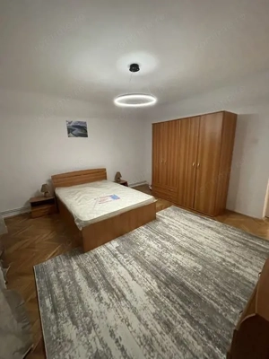 Casa cu 3 camere, zona Centrala - imagine 2
