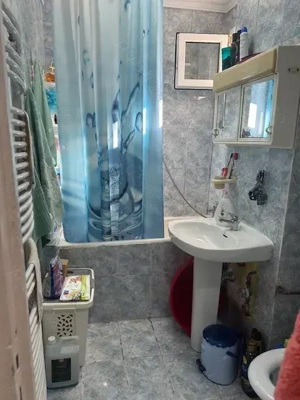 Titan langa stratia de metrou Nicolae Grigorescu - imagine 6