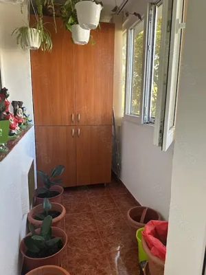 Titan langa stratia de metrou Nicolae Grigorescu - imagine 4