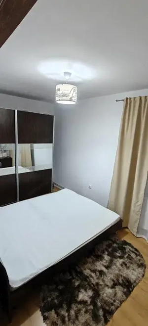 Inchiriez apartament 2 camere in Zona Lidia, et.5, suprafata utila de 50 mp.