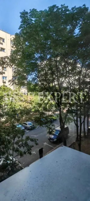 3 Camere Spațioase în zona centrală Vitan lângă Mall gata de mutare!