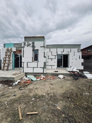 MT236 Duplex, doua unitati, Mosnita Noua, pe parter, toate utilitatile, 1,5km de asfalt