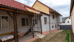  Casă spațioasă în Roșia, priveliște spre Munții Făgăraș - Comision 0%