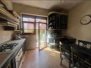 Apartament la casa, cu curte, central de inchiriat - imagine 3