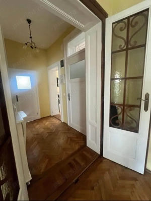 Apartament la casa, cu curte, central de inchiriat - imagine 4