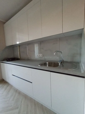 Apartament cu 3 camere de inchiriat zona Dacia
