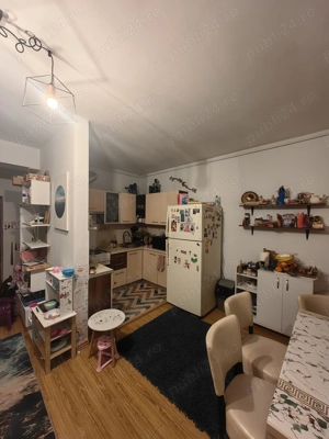 Apartament cu 4 camere + curte interioara (gradina) in Ghiroda - imagine 1