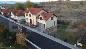 Casa spațioasă cu 6 camere și 3 băi - confort și intimitate