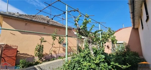 Casa de inchiriat pe calea Radnei - strada principala - imagine 2