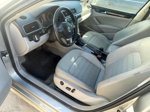 Volkswagen Passat 2.0 TDI DSG   2012   Istoric verificat carVertical, interior crem, DSG - imagine 8