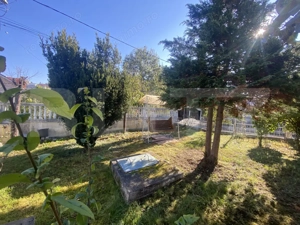 Casă spațioasă 350 mp utili, curte amenajată și garaj - imagine 14