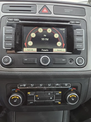 VW Golf Plus 2.0 TDI, 140 CP, Xenon, Webasto, cameră marșarier - imagine 18