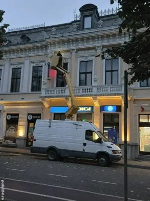 Nacelă de închiriat 