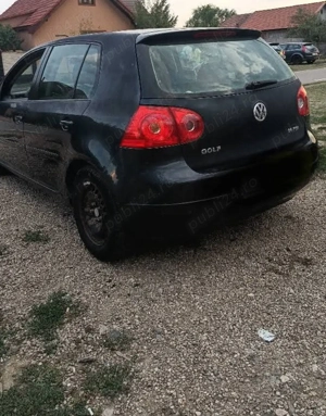 Volkswagen golf 5 1.6fsi