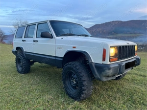 Vând jeep cherokee xj