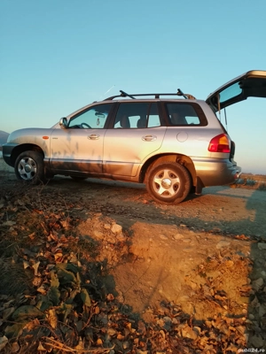 Vînd Hyundai Santa Fe1 pt dezmembrat sau rabla  - imagine 3