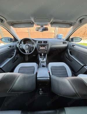 Volkswagen Jetta 2.0 TDI DSG Highline - imagine 5