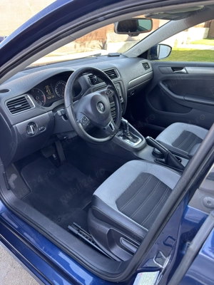 Volkswagen Jetta 2.0 TDI DSG Highline - imagine 7