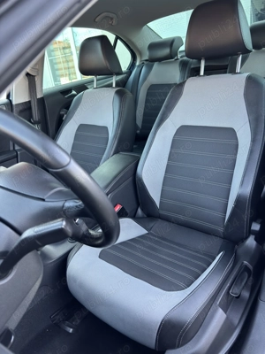 Volkswagen Jetta 2.0 TDI DSG Highline - imagine 9