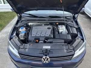 Volkswagen Jetta 2.0 TDI DSG Highline - imagine 4