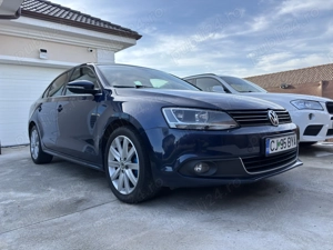 Volkswagen Jetta 2.0 TDI DSG Highline - imagine 2