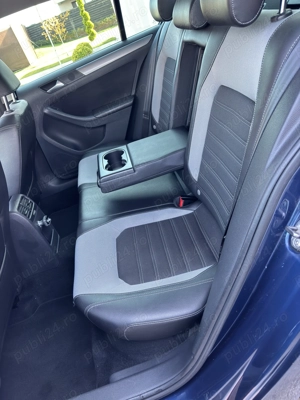 Volkswagen Jetta 2.0 TDI DSG Highline - imagine 10