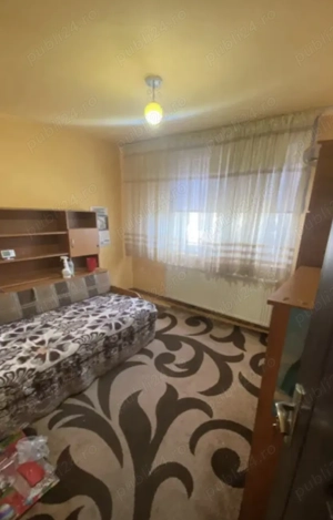 Apartament 3 camere decomandat, etajul 4, vizavi de Scoala Generală. - imagine 5