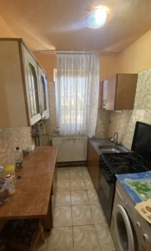 Apartament 3 camere decomandat, etajul 4, vizavi de Scoala Generală. - imagine 2