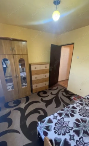 Apartament 3 camere decomandat, etajul 4, vizavi de Scoala Generală. - imagine 6