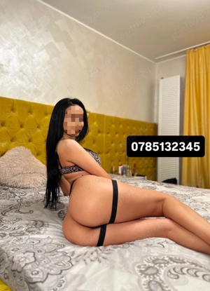 Stop !!! Bruneta Apetisantă !!!!