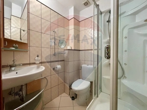 Apartament cu 3 camere de vânzare în zona Schei - imagine 5