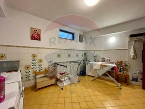Apartament cu 3 camere de vânzare în zona Schei - imagine 17