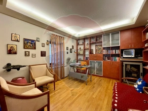Apartament cu 3 camere de vânzare în zona Schei - imagine 16