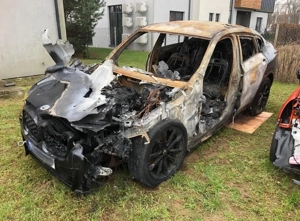BMW X4 2023 după incendiu complet   caroserie cu acte VIN lizibil, cumpărat din salon export posibil - imagine 4