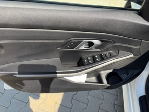 BMW Seria 3 G21 318d - imagine 5