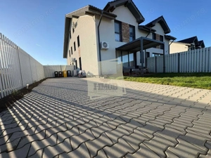 Casa 5 camere 2 bai 4 locuri de parcare si 280 mp teren pe Calea Cisnadiei - imagine 4