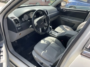 Vând limuzină americană VIP STRETCH Chrysler 300 C 3,5 benzină  - imagine 10