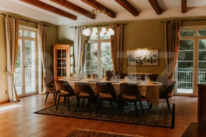 Afacere la cheie! Vila clasificata, 5 camere, 300 mp, teren 1600 mp - imagine 9