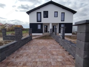 Duplex 4 camere  - locatie excelenta - personalizare interioara - imagine 2