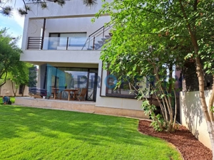 Unde spațiul întâlnește eleganța – Vilă cu suflet în inima Piperei | 0% Comision - imagine 2